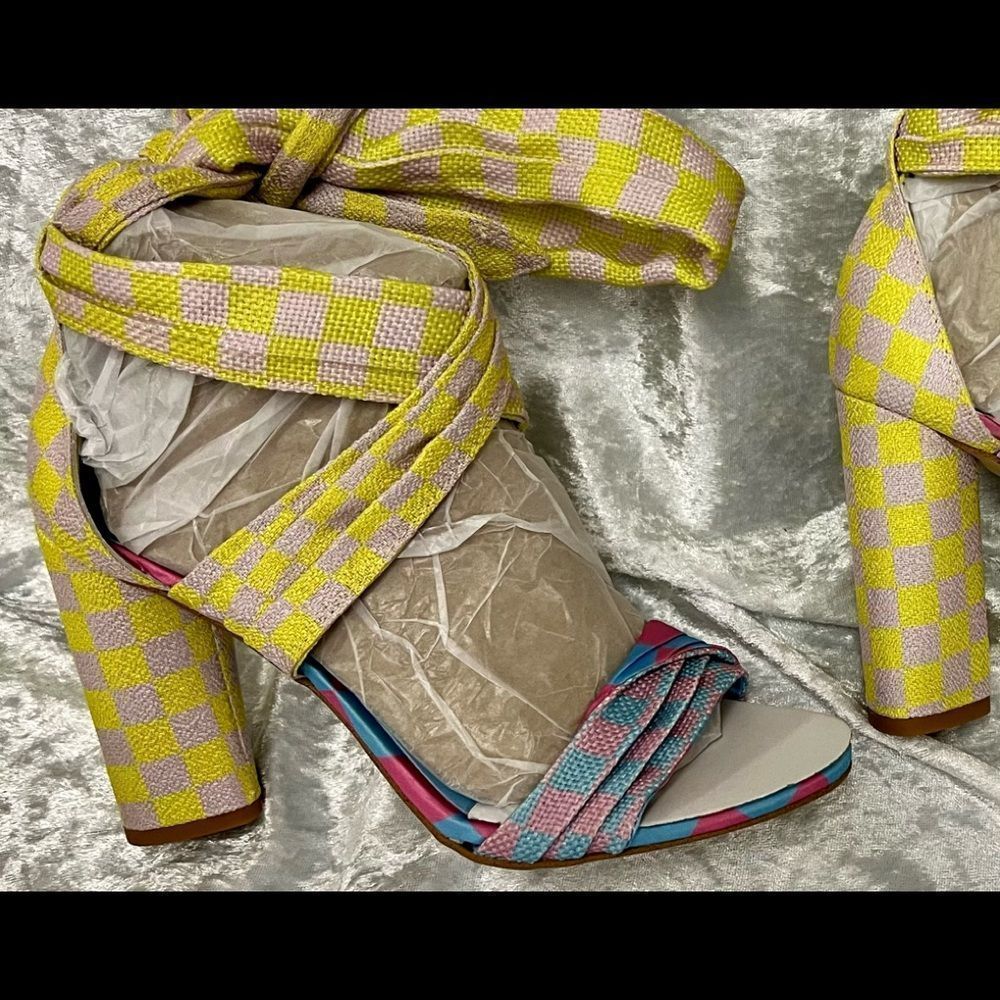 NWT Gianni Bini Checkered Ankle Wrap Block Heel Sandals SZ 6.5
